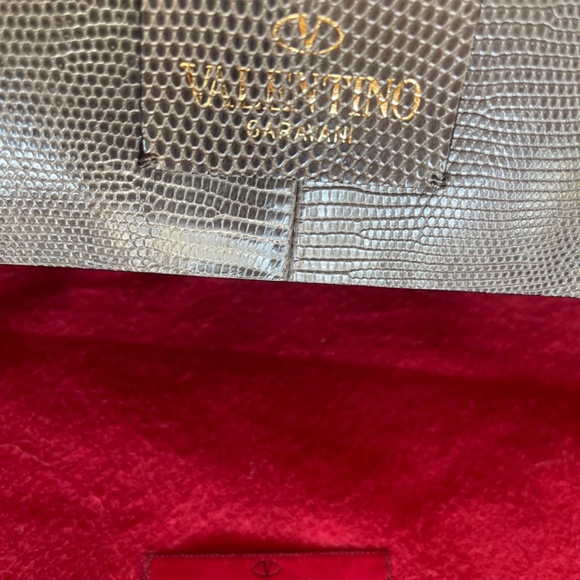 Valentino Garavani Rockstud Tote - Picture 2 of 8